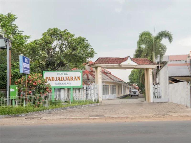 Super Oyo 2346 Hotel Padjadjaran 1 Tasikmalaya Exteriör bild